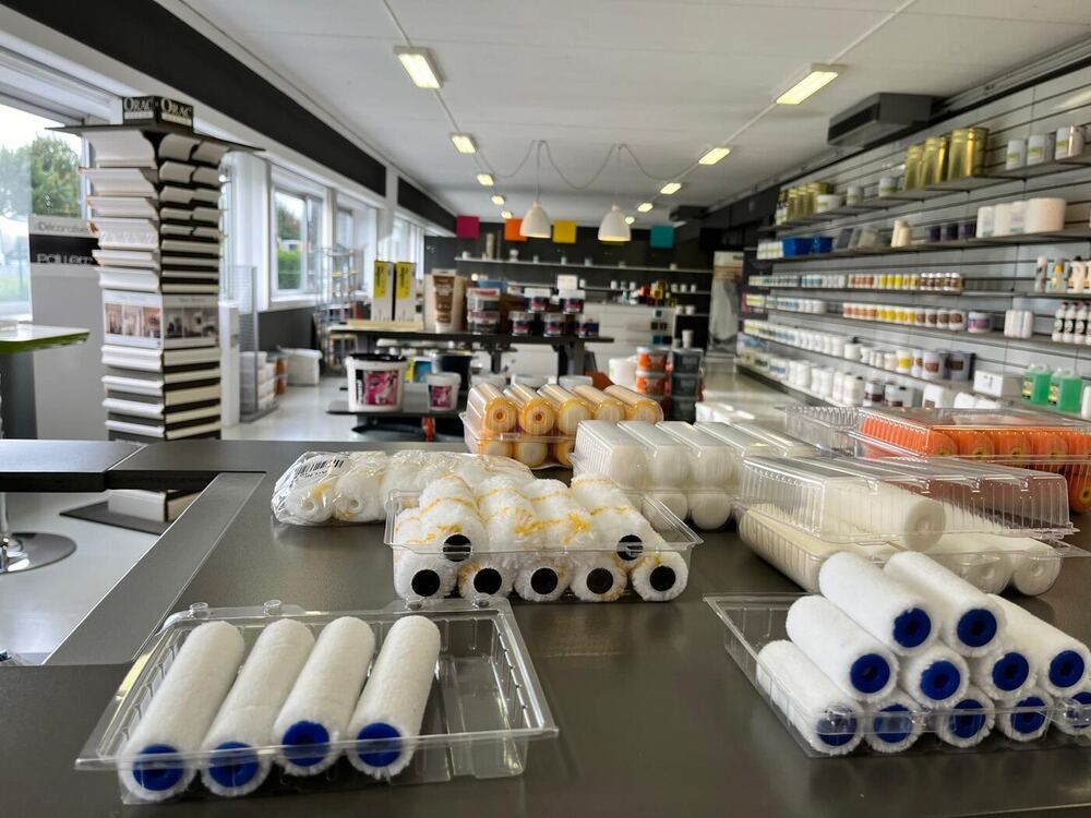 Rayon de produits et accessoires de peinture